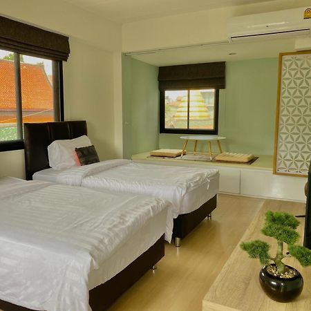 Baan Ploy In (Adults Only) Hostel Chiang Mai Exterior foto